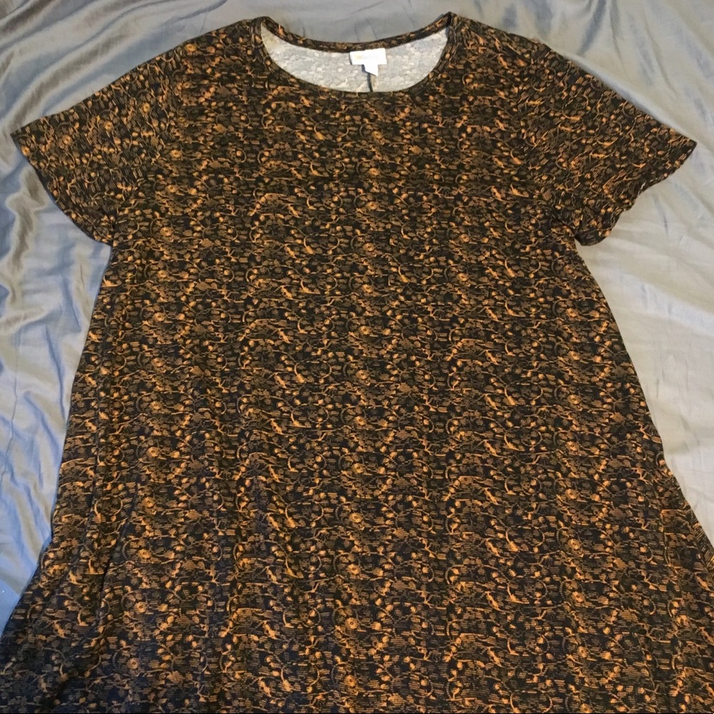 LuLaRoe Carly Shirt: Size XL